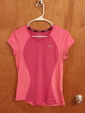 Nike Women's Two-Tone Pink Dri-FIT Short Sleeve Tee